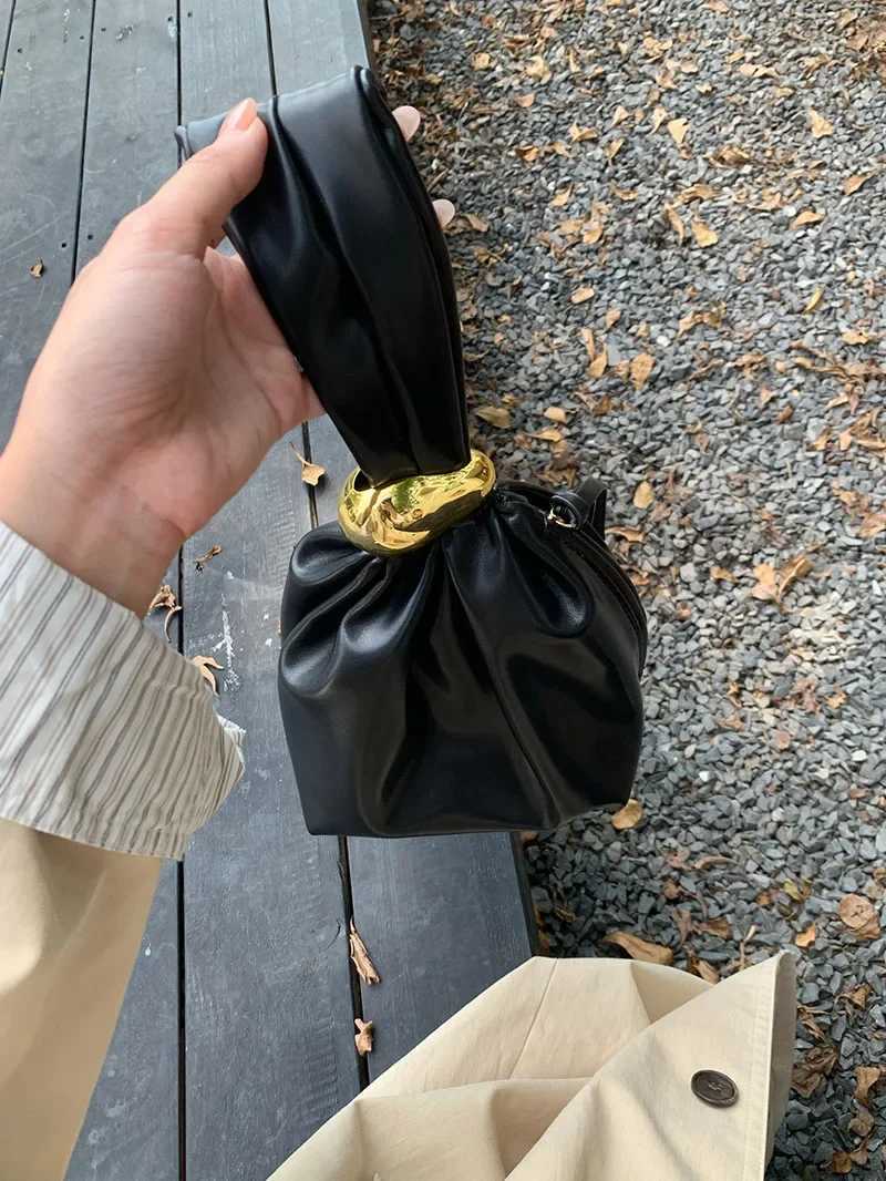 Retro Pleated Womens Small Handbags Luxury Soft Pu Leather Ladies Bucket Clutch Shoulder Bags Fashion Vintage Female Purse W250911