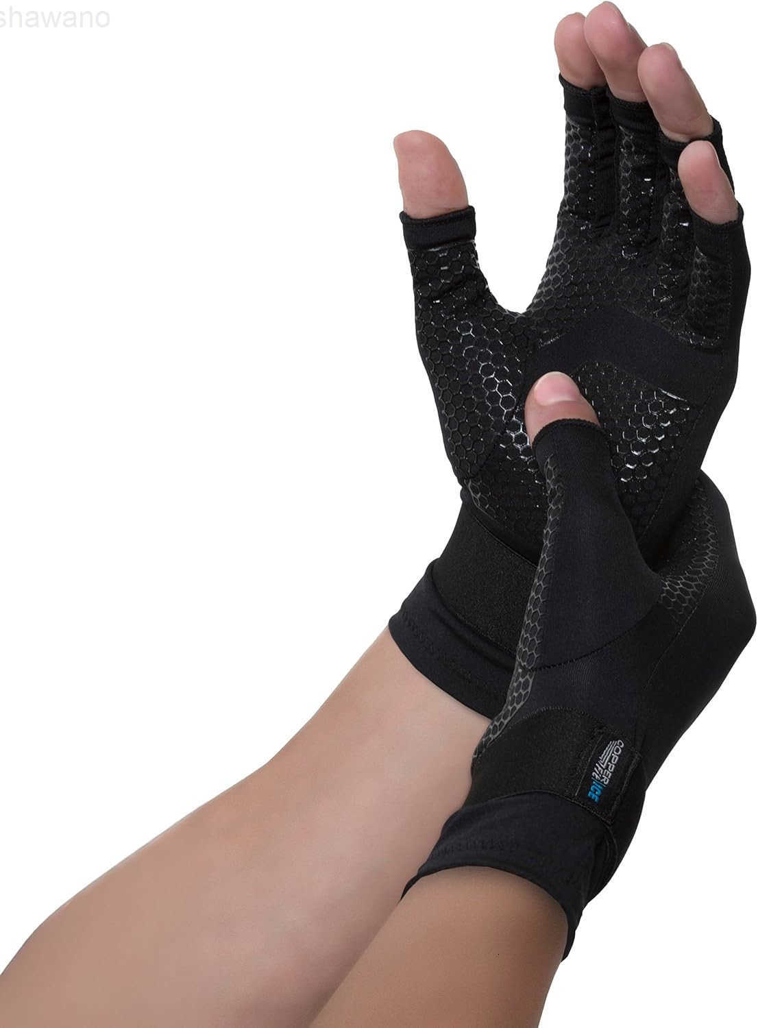 ICE ComprESSion Gloves Infused with Menthol and Coq10 for Recovery BlackW250911
