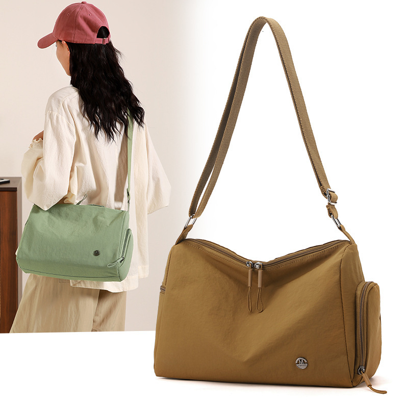 Large Capacity Storage Crossbody Bag Designer Bag Luxury Bag Solid Free Shipping Color Simple Boston Pillow Bag Nylon Lightweight Artistic Versatile S