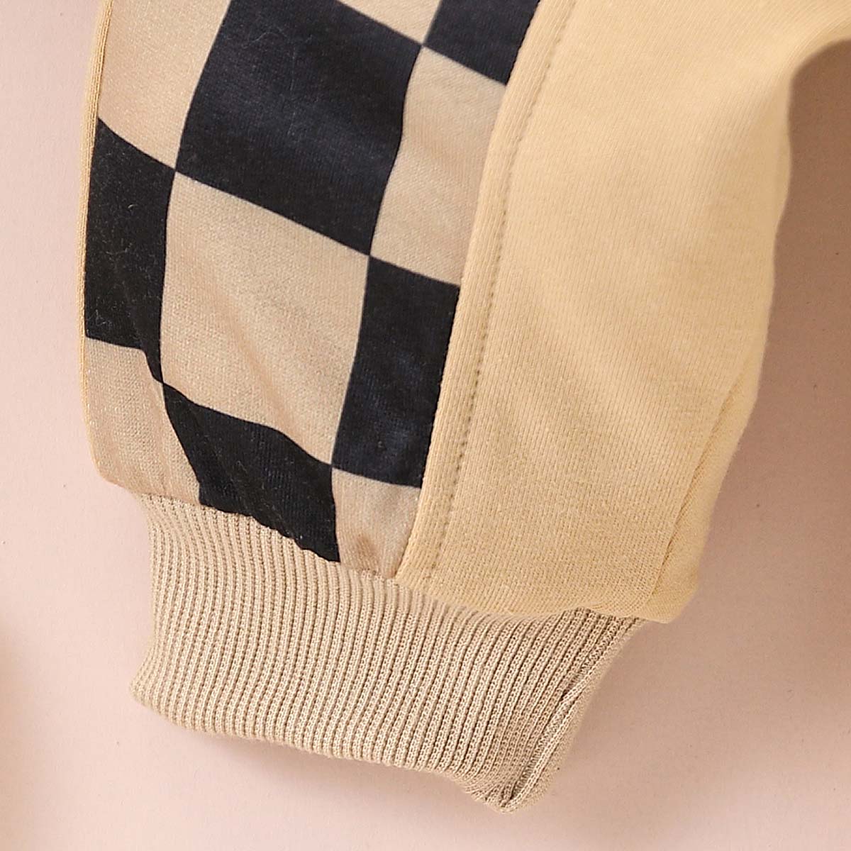 2-piece set of fashionable baby boys' cartoon bear 3D embroidered ribbed round neck patchwork plaid long sleeved hoodie and pants set for autumn 