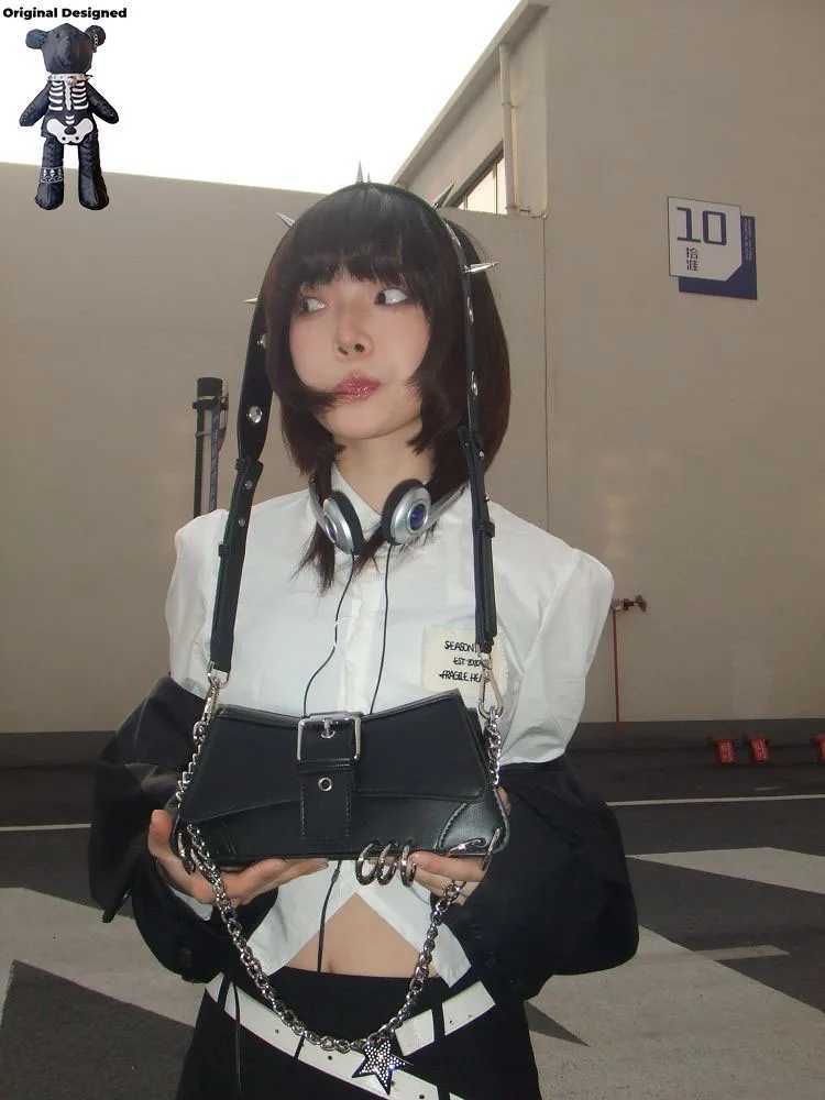 Y2K Vintage Gothic Cool Underarm Tote Bag spike Chain One Shoulder Handbag Leather Rock s Crossbody Bags Z250911