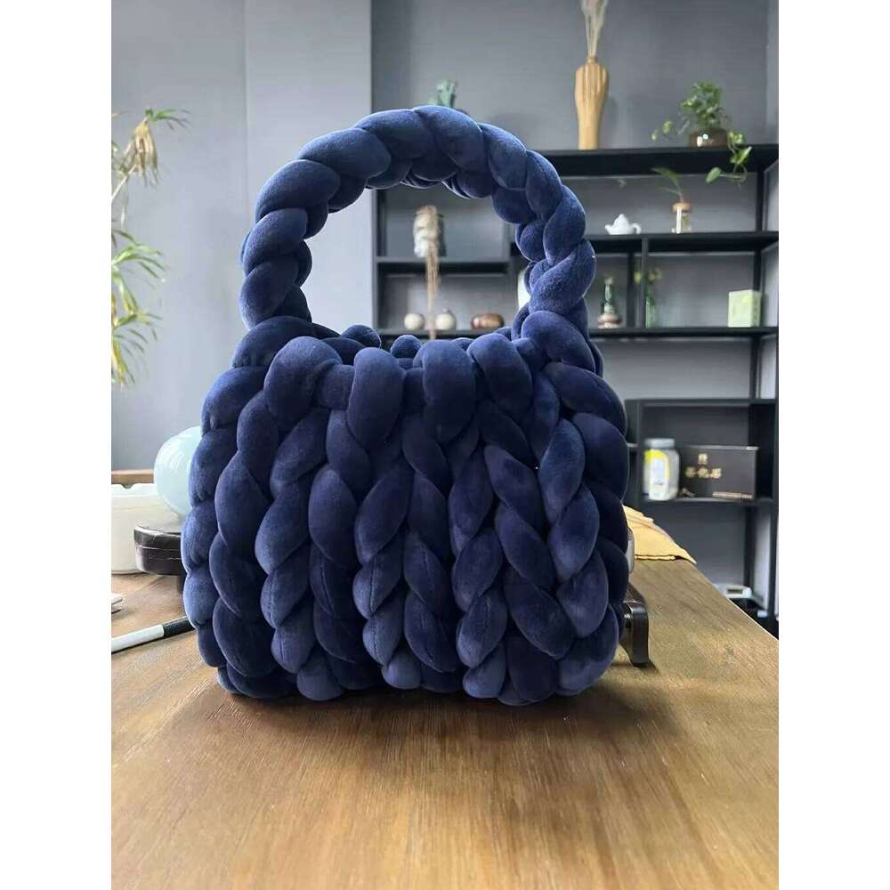 Designer Bags DIY Hand Crystal Core Spun Yarn Woven Hand-Held Mailman Bag Veet Handbag New Hot Selling