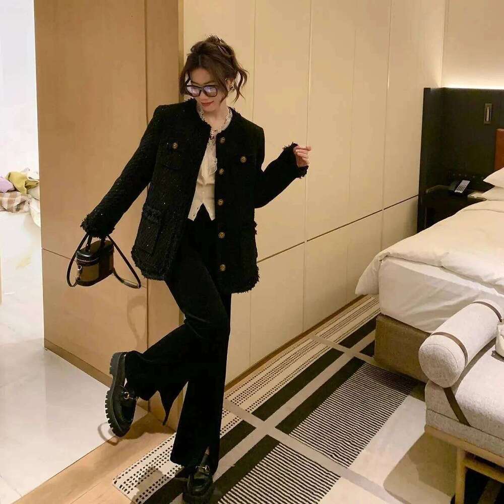 Black Jacket Women's Shiny Silk Cotton Autumn And Winter New French Socialite High-End Feeling Coarse Floral Wool Coat