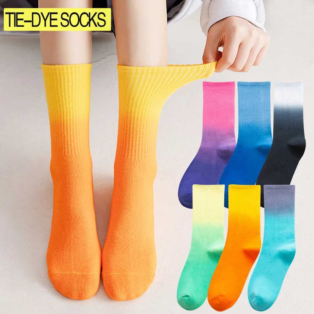 New TieDye Gradient Color Crew Socks MidCalf Socks Unisex Fashion Daily Street Skateboard Socks Breathable Couple Sports Socks D250911