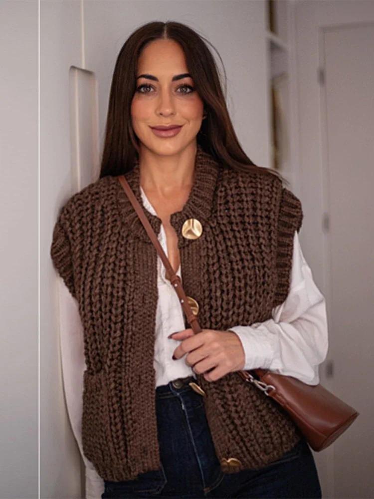 Casual Brown Knit Vest Women Vintage O Neck Single Breasted Pocket Sweater Vests 2025 Autumn Winter Solid Sleeveless Lady Tops