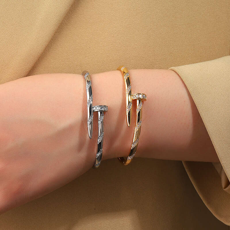 Gold Tone designer bracelet for womennail bracelet luxury jewelry Cross niche full diamond bracelet hip-hop cool high-end bracelet hand jewelry wholes