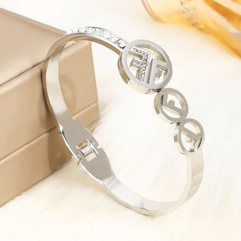 Titanium Fashion Commuter Gold-Plated Egg-Shaped Clasp Open Women's Gold High-End Stainless Steel Bracelet