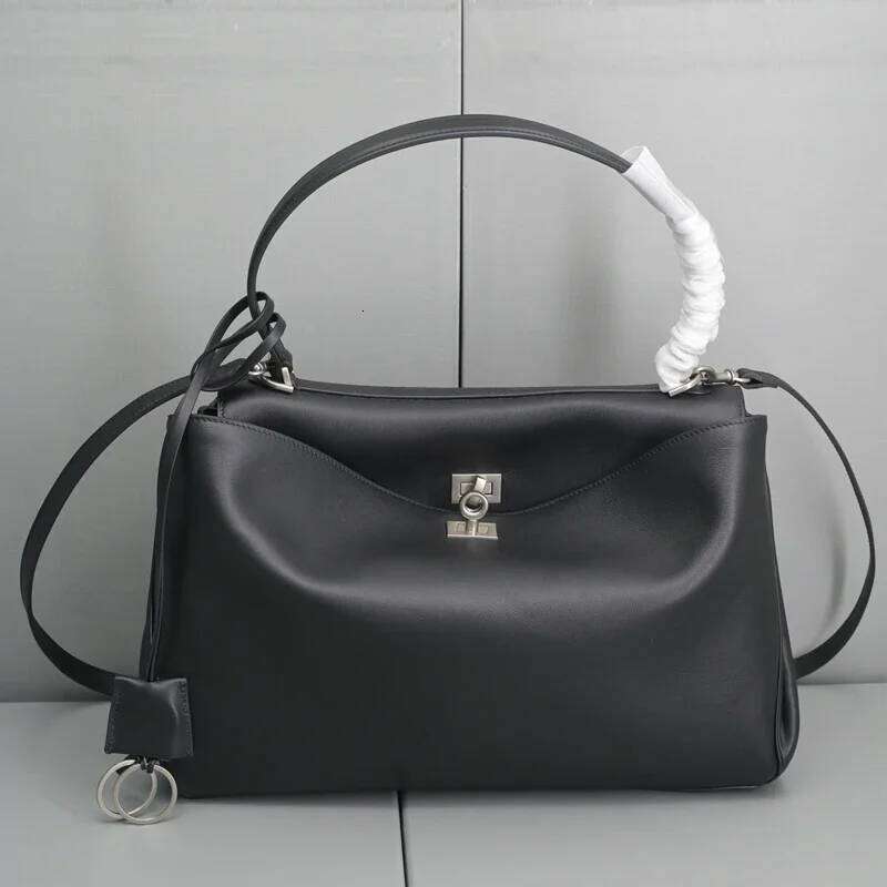 34cm/27cm Handbag Crossbody Large Capacity Single Shoulder Simple Solid Color Flip Bag New Fashion Spring S ummer 2024