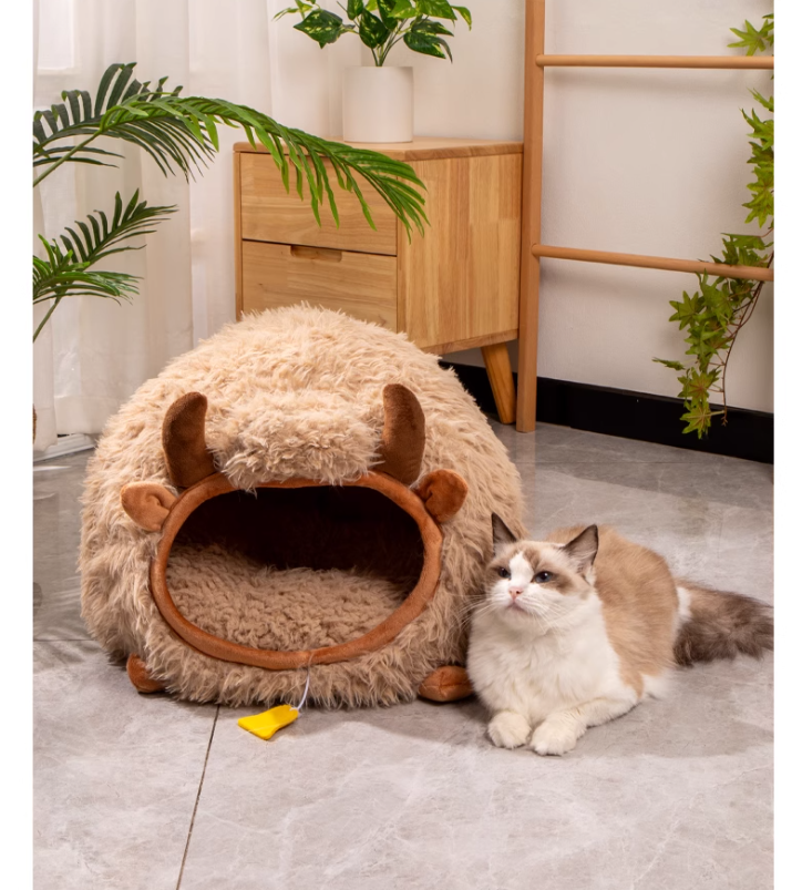 Winter Proof Animal Hut Soft Fleece Lined Enclosure for Cats