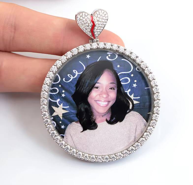 VVS Moissanite Picture Memory Diamond Round Shape Pendant S925 Silver with 18k Gold Plated for Charms