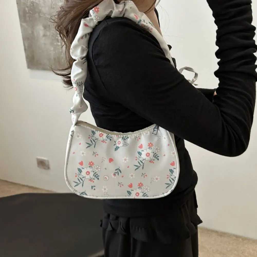 Elegant Flower Pattern Printing Shoulder Bag Bow Large Capacity Sweet Canvas Bag Wrinkle Underarm Bag Lovely Tote Bag Outdoor W250911