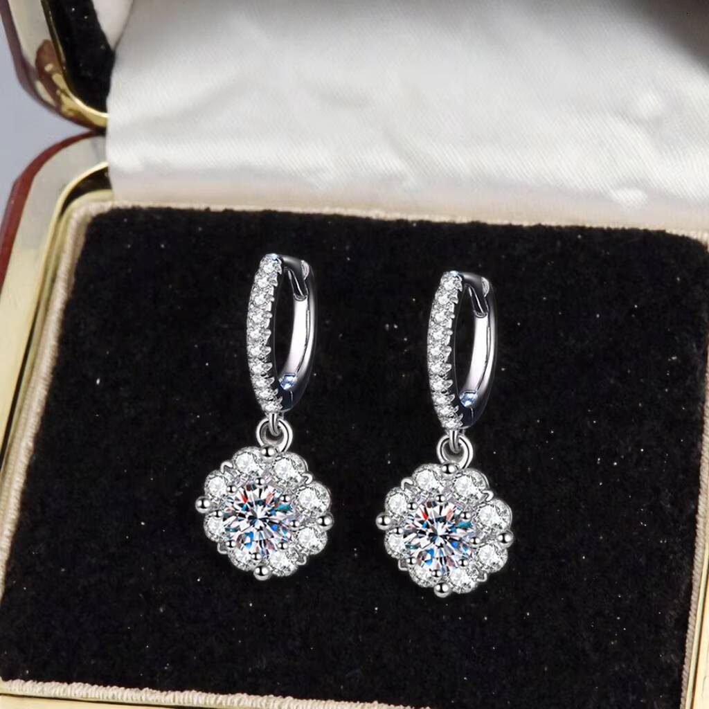 S925 Sterling Silver Earrings Pt950 Plated Moissanite Drill 50 Points D Color Elegant Moissanshi Design Moissanite Jewelry