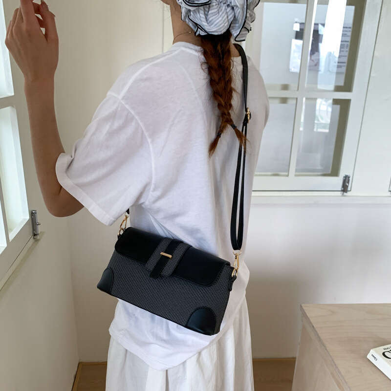 High-Quality Texture Baguette Small Square 2025 Spring New Simple Crossbody Trendy Single Designer Bags Shoulder Underarm Bag