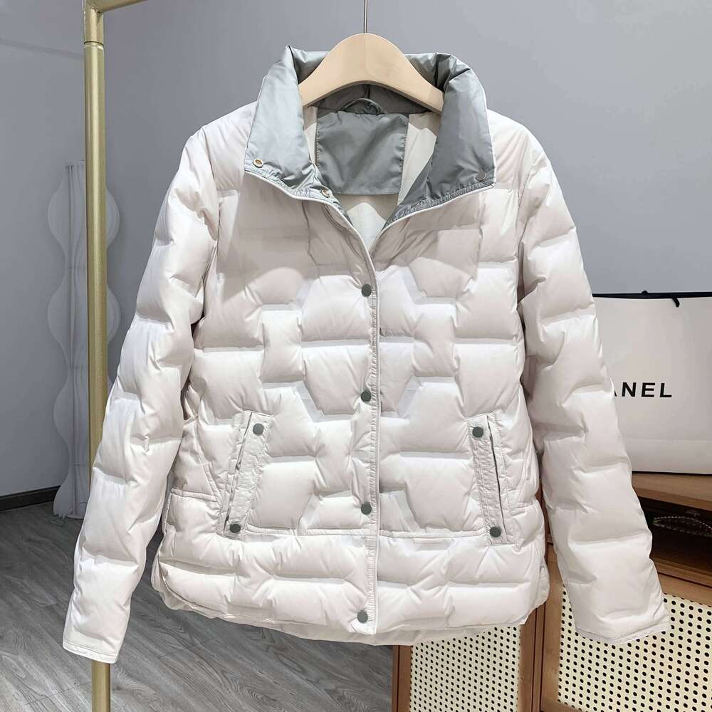 Lagabogy 2025 New Winter Women 90% White Duck Down Coat Female Stand Collar Single Breasted Jacket Casual Loose Puffer Parkas