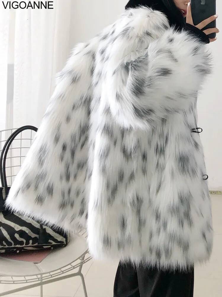 VigoAnne 2025 Women Winter Casual Faux Coat Female Short Plush Jacket Lady Long Sleeve Thick Fake Fur Warm Fluffy Outwear