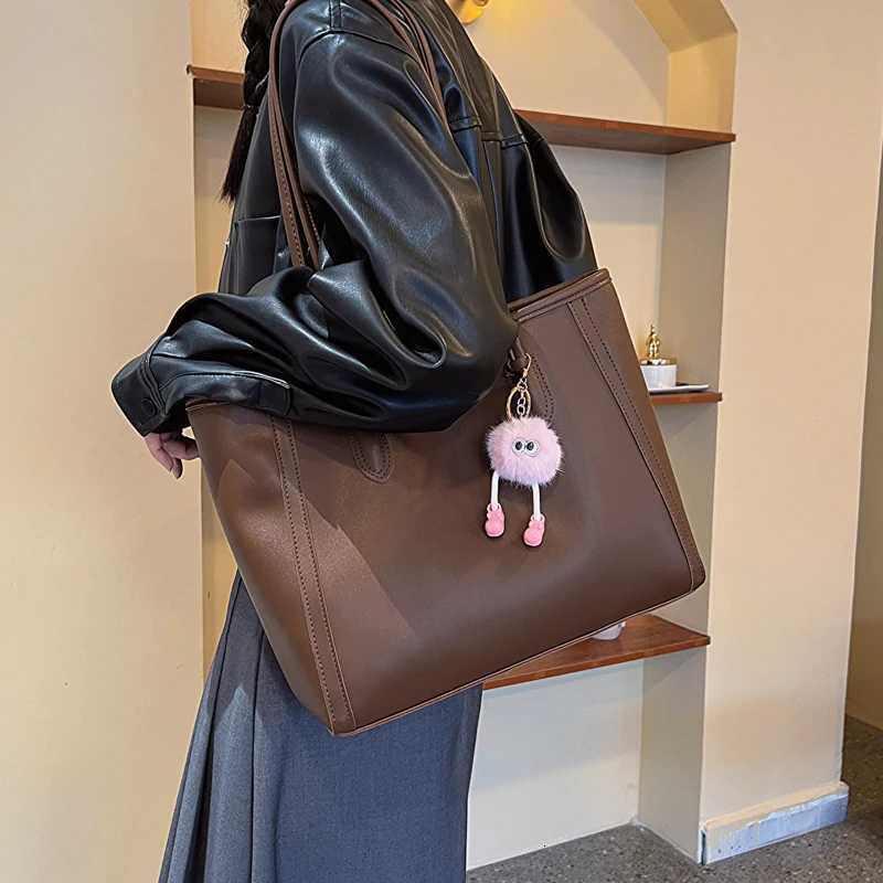 Korean Sle Faionable Commuter Womens Handbag 2025 New Trendy Versatile oulder Bag High Quali Soft PU Leather Tote Bag Z250911