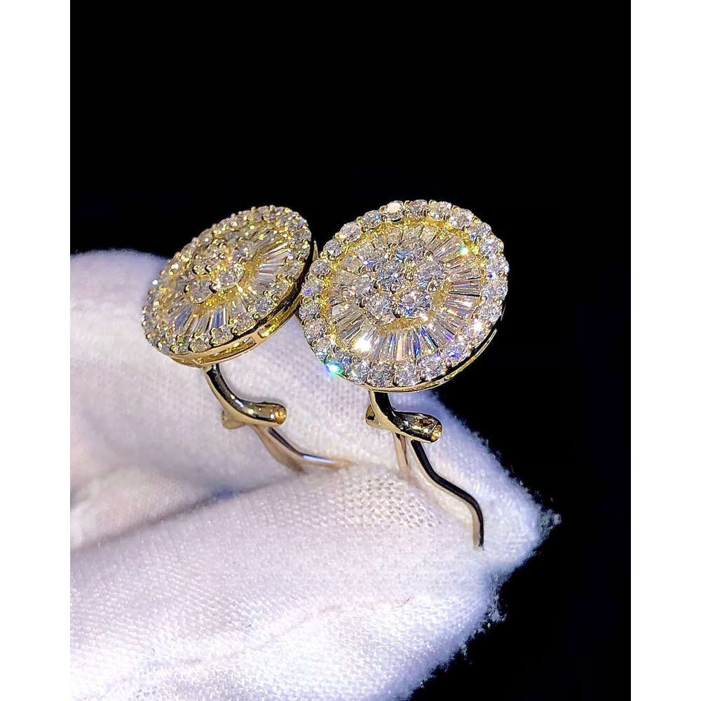 Elegant Sier Iced Jewelry Women's Dia Stud Earrings Yellow Gold Baguette Brilliant Cut Stones Moissanite Collection