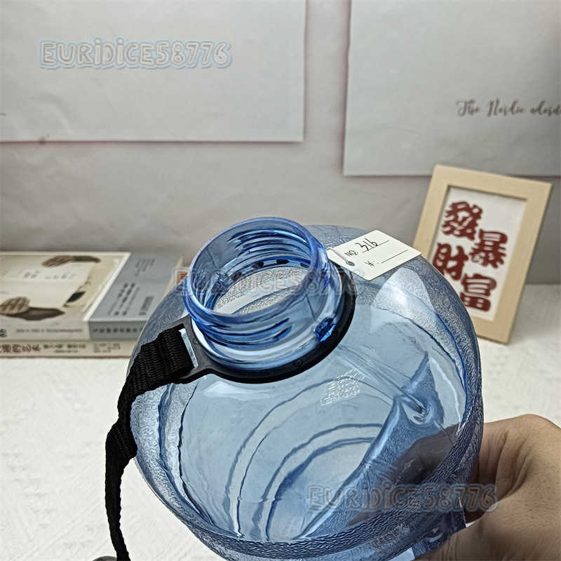 1000ml 2000ml Sports Cold Water Bottle Large Capacity Ton Bucket Outdoor Portable Summer Steel Lid Water Bucket Cup H250911