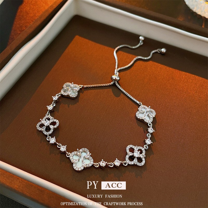 Luxury Brand Designer Jewelry Fresh Zircon Four-Petal Flower Pendant Bracelet Light Luxury Style Sweet Temperament Bracelet Simple Exquisite Versatile