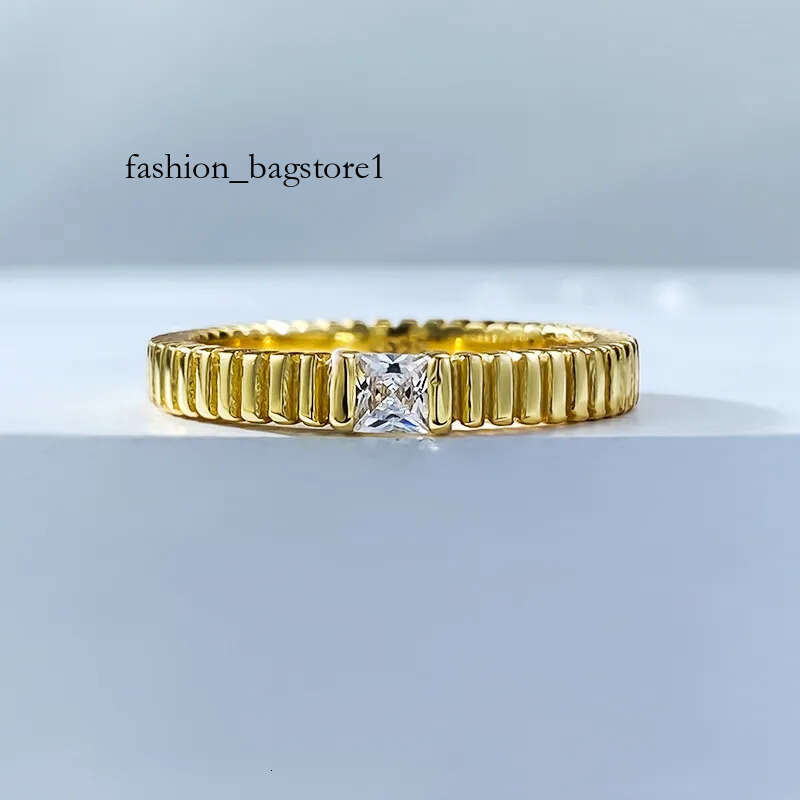2024 Choucong Ins Top Sell Wedding Rings Simple Fine Jewelry Solitaire Princess Cut Real 100% Sier Gold Moissanite Party Women Engagement Band Ring Gi
