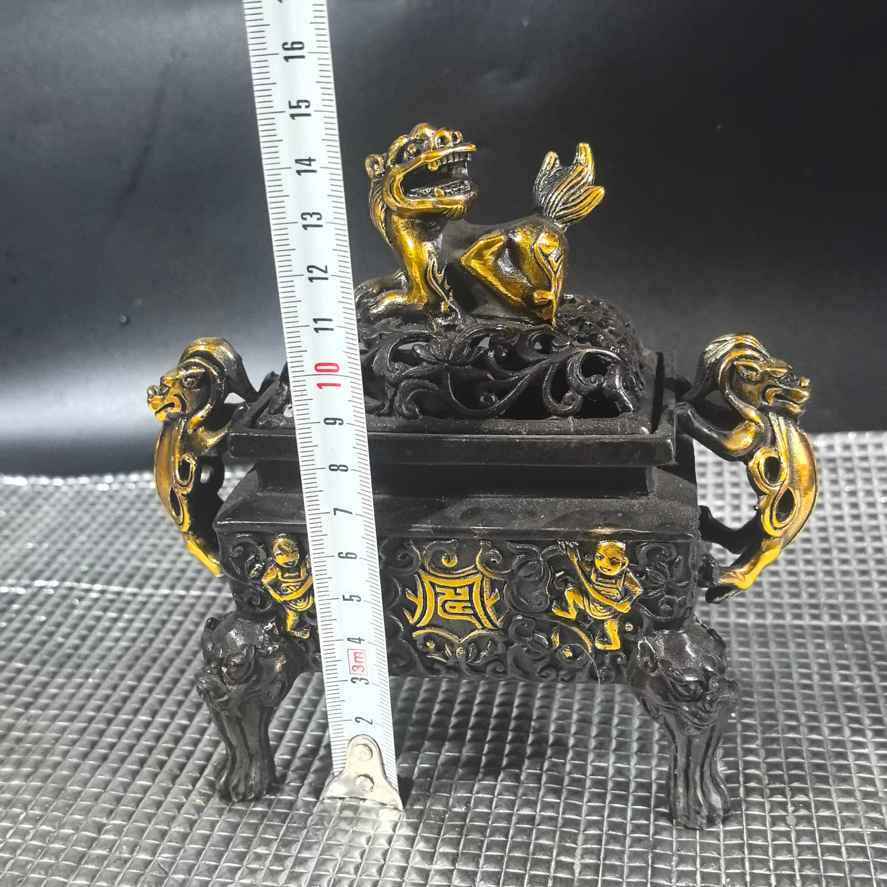 Antique gilded lion cover square incense burner home living room crafts ornaments vintage bronze