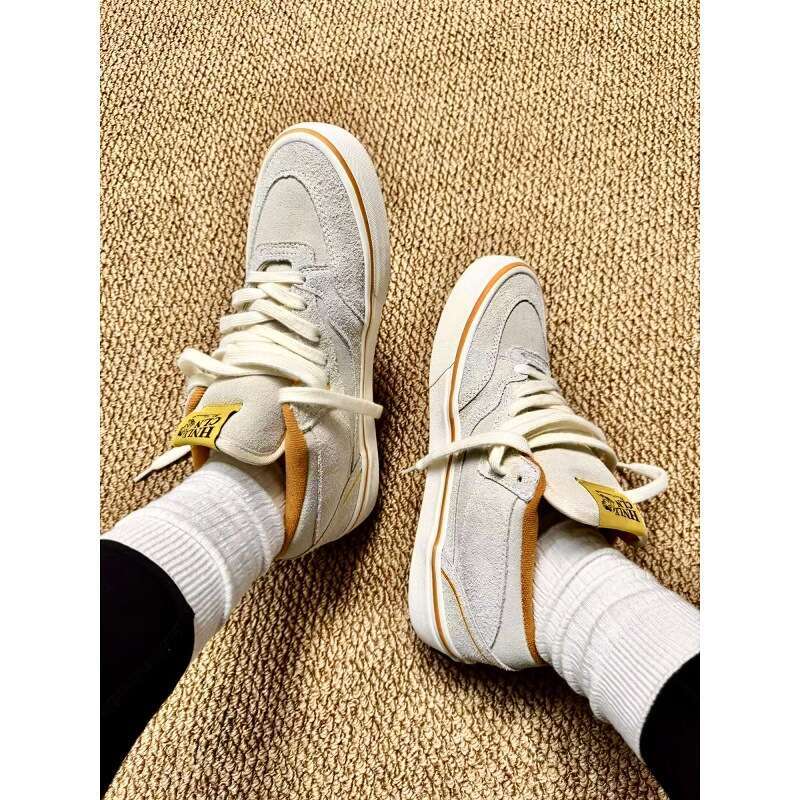 2025 Autumn Black and White Color Waste Land Style New Casual Sneakers Fashionable Versatile Ultra-light Sports Skate Shoes for Men