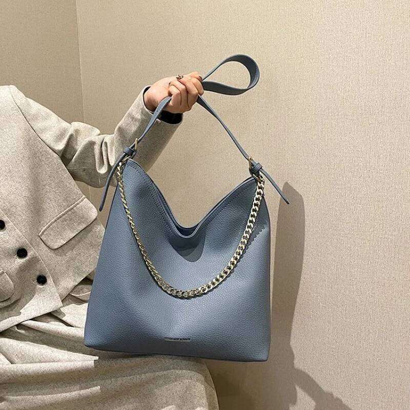 Classic Tote Bag For Women By Brand Famous Designer In Soft Leather Material Elegant Style