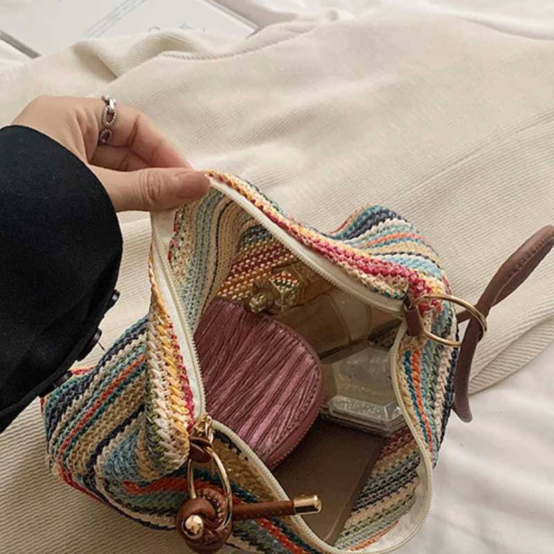 Womens Striped Woven Straw Tote Bag Lightweight Large Capacity with Detachable Coin Purse Zip Closure for Beach Vacation W250911