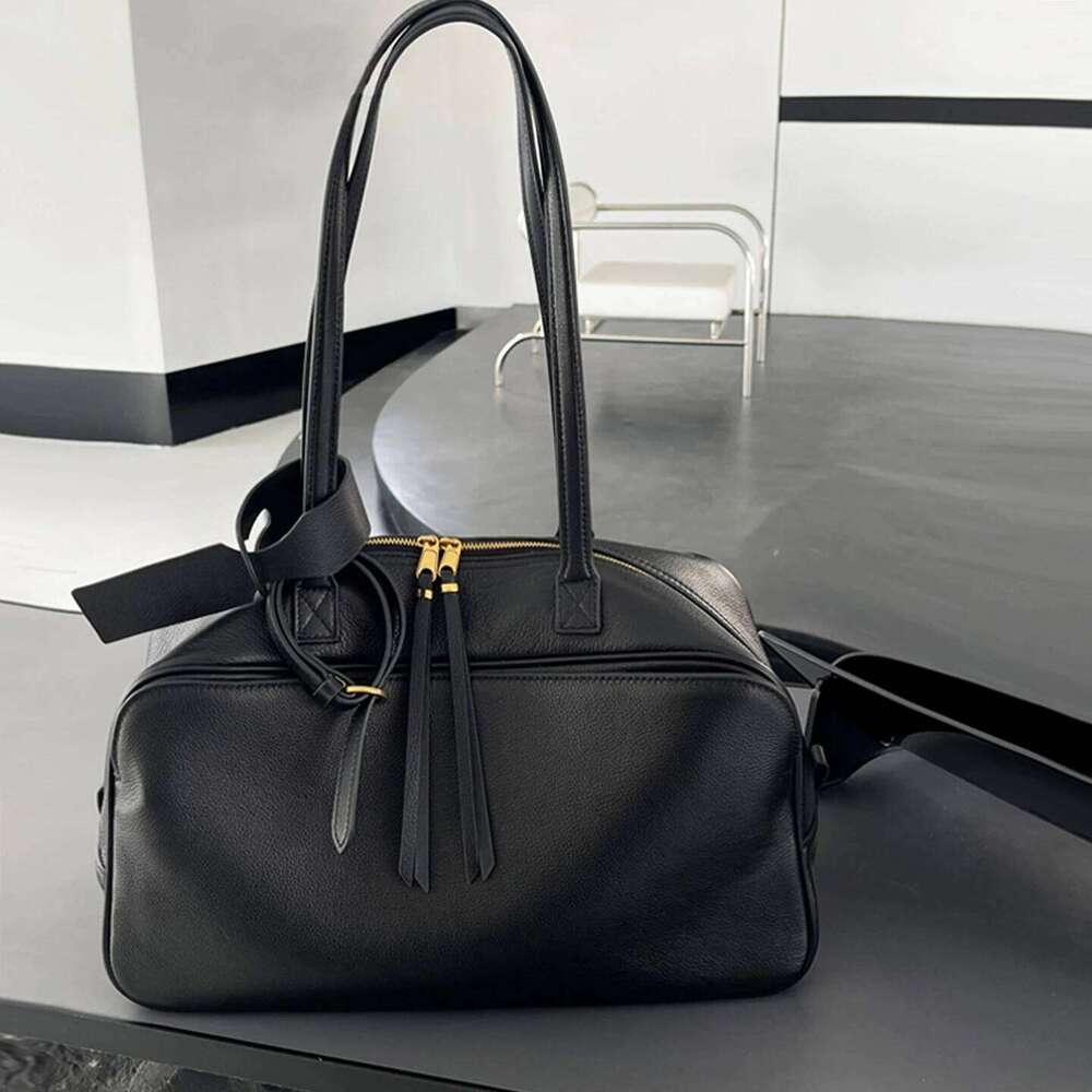 High version genuine leather pillow 2025 new all-match large capacity first layer cowhide bowling bag for women