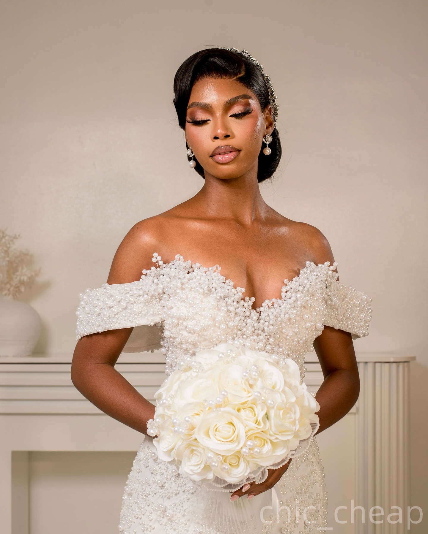 2025 Aso Ebi Plus Size Ivory Mermaid Wedding Dress Sweetheart Pearls Tiers Satin Luxurious Vintage Bridal Gowns Dresses ZJ0411