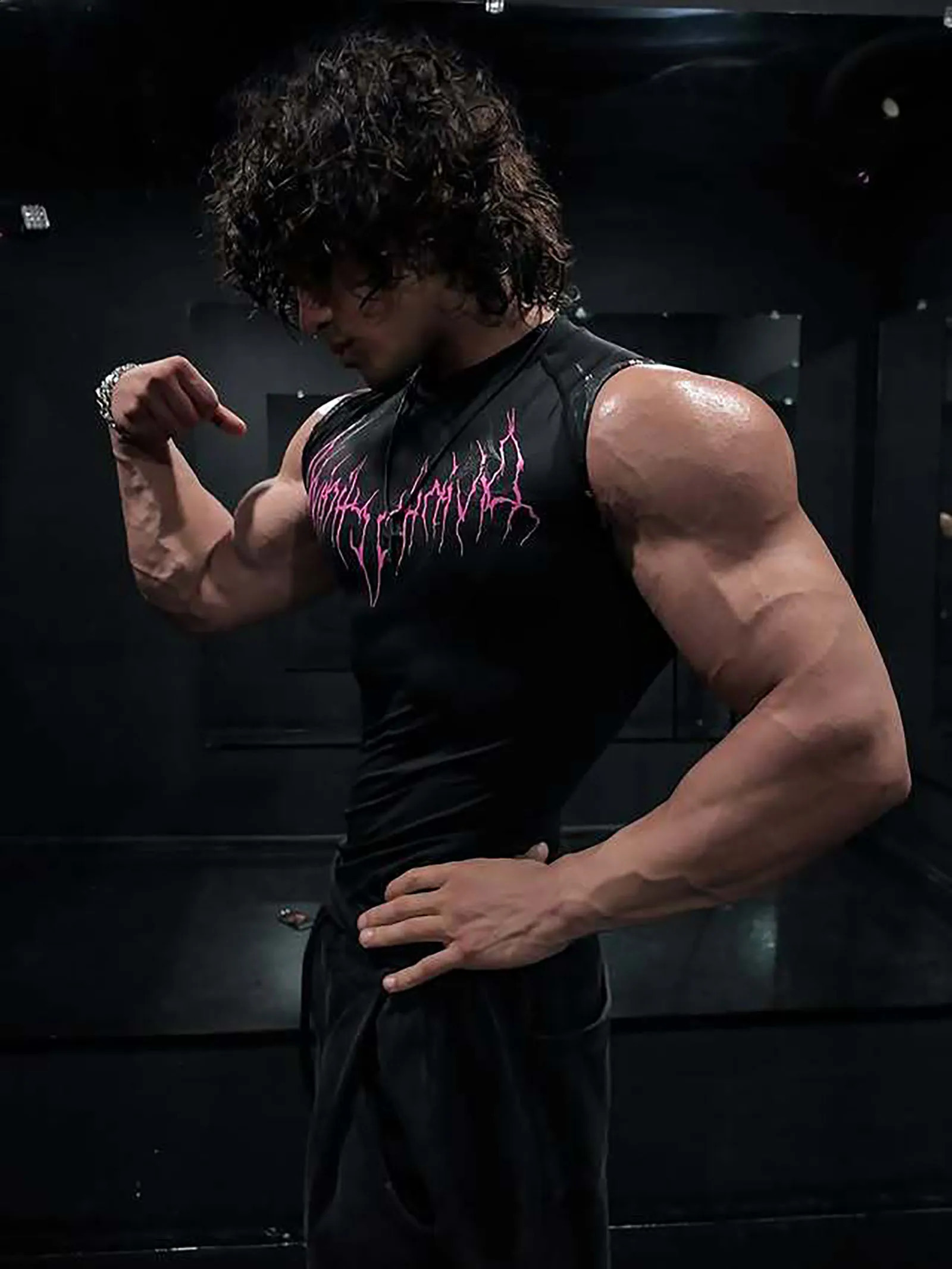 GYM Tshirt Mens Dark Gothic Print Muscle Tee High Elasticity And Quick Drying Exercise For Bodybuilding Training 2025 Summer 250910