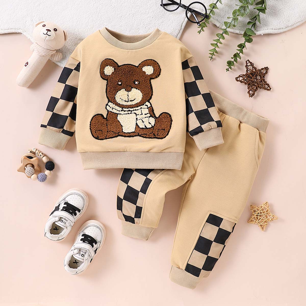 2-piece set of fashionable baby boys' cartoon bear 3D embroidered ribbed round neck patchwork plaid long sleeved hoodie and pants set for autumn 