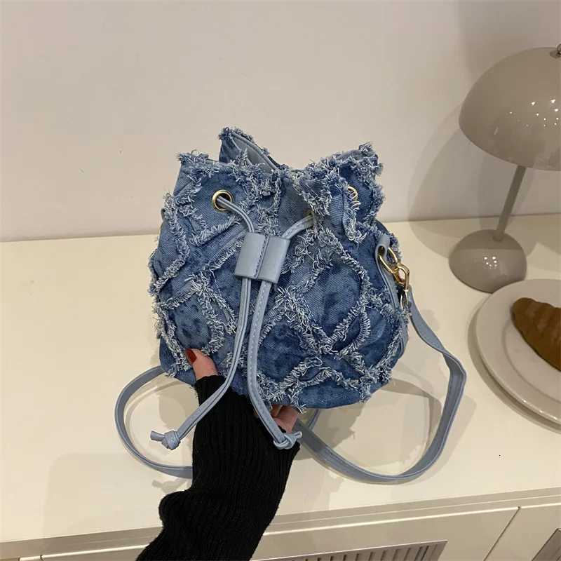 Denim Drawstring Bucket Bag Korean Simple Phone Bag 2025 SpringSummer New Fashion Personalized Womens Crossbody Shoulder Bag W250911
