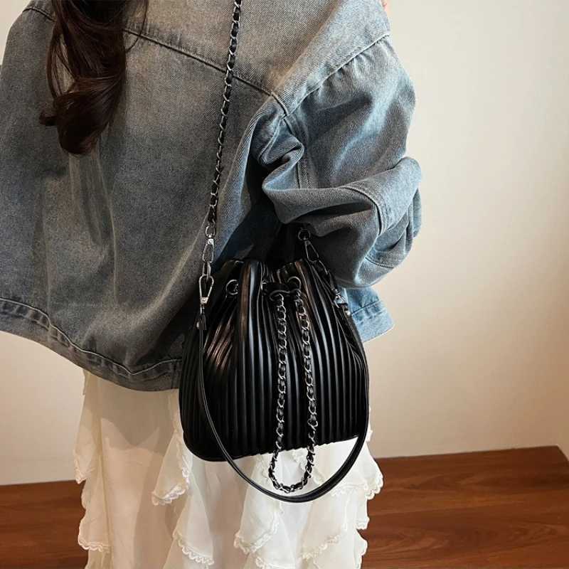 Women Crossbody Bag New Fashion Pleated Chain Shoulder Bag Simple Versatile Bucket Bag Soft PU Handbag Torebki Damskie Z250911