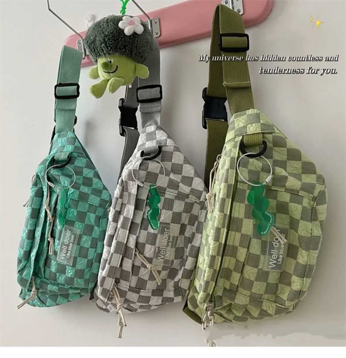 Korean Chessboard ChEST Bag Womens Japanese Versatile Leisure Large Capacity Messenger Bag Mens Sports Waist Bag FAshion Z250911