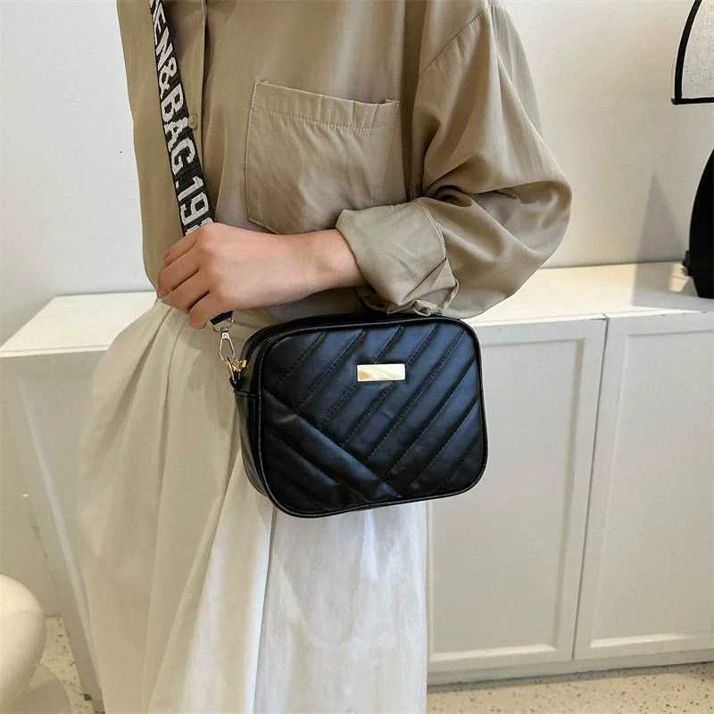 Minimalist Mini Fashionable Quilted Crossbody Bag Wallet Trendy PU Shoulder Bag WOMENS Casual Handbag and Mobile Phone Wallet W250911