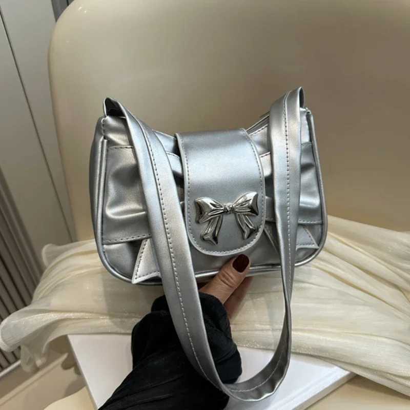 NEW Sweet bow decoration armpit bag for women 2025 summer texture popular bag new French handbag Z250911