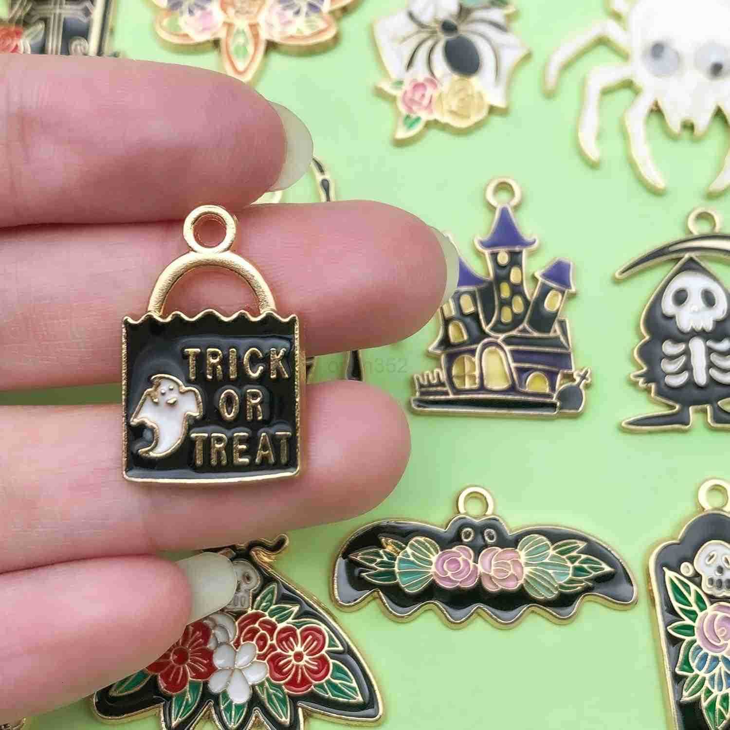 24pcs Halloween Butterfly Spider Charms for Jewelry Making Gothic Charms Assorted Designs s Necklaces Earrings Halloween Party Decoration GiftsW250911