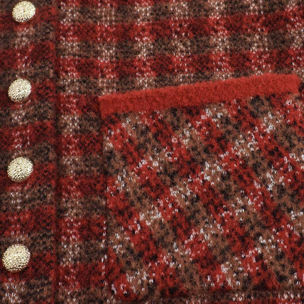 DHEssentials 2025 Autumn New French Style Soft Versatile Red Plaid Round Neck Knitted Sweater Cardigan