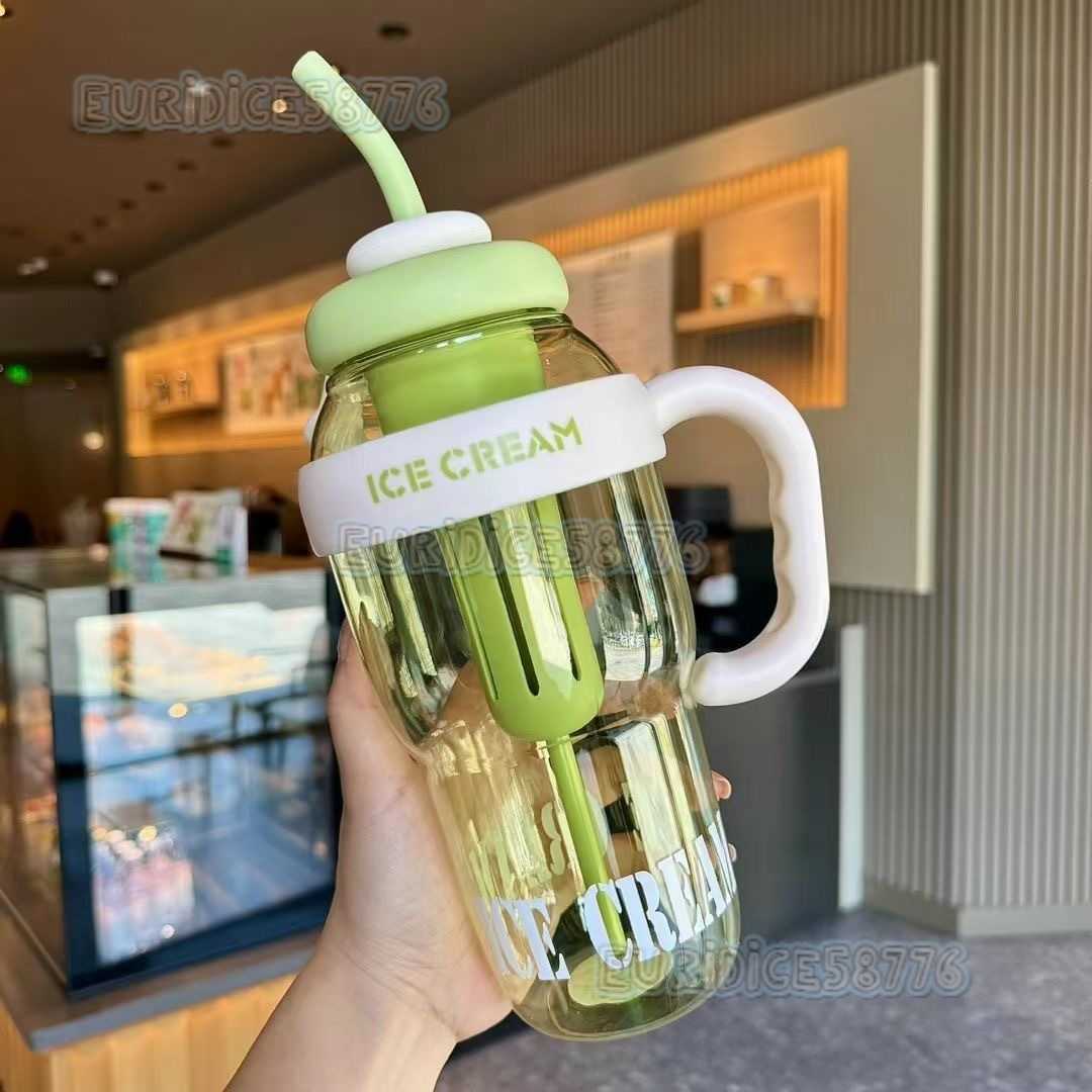Summer Water Bottle Plastic Cup Ton Bucket Milk Tea Cup Cup Outdoor Portable Cute Straw Cup H250911