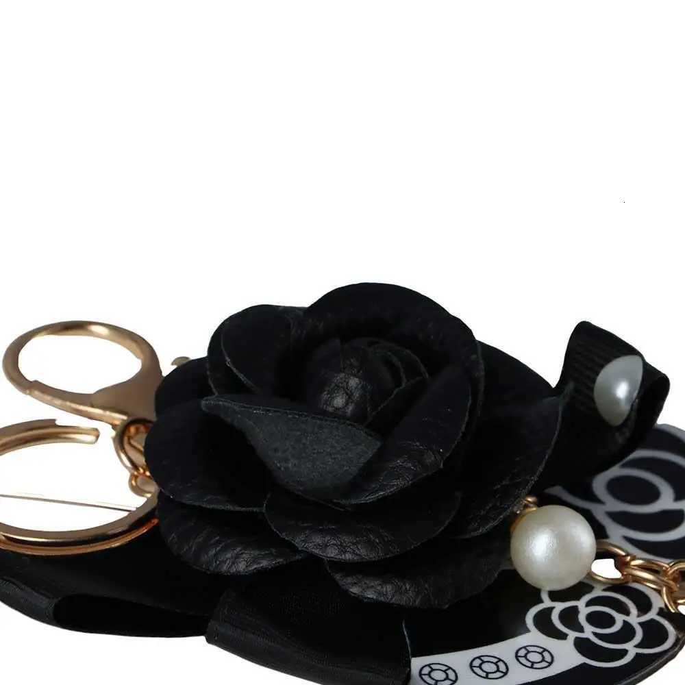 Woman Leather Element Hanger Jewelry Gifts Bag Ornaments Key Chain Bag Pendant Camellia Key Chain Flower Keyring 1 S250911SFX d
