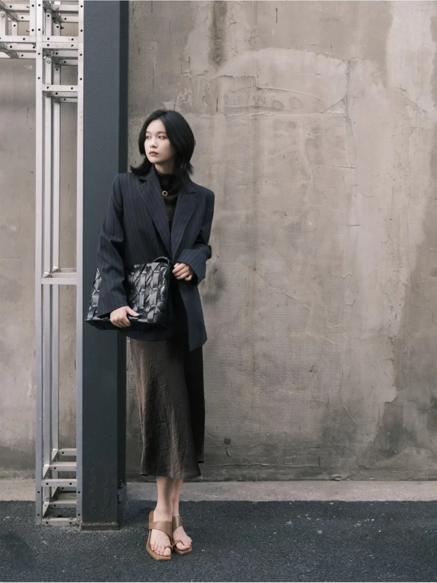 ETJ FallWinter Womens Street Fashion oversized pinstripe shoulderpadded loose suit jacket for women 250911