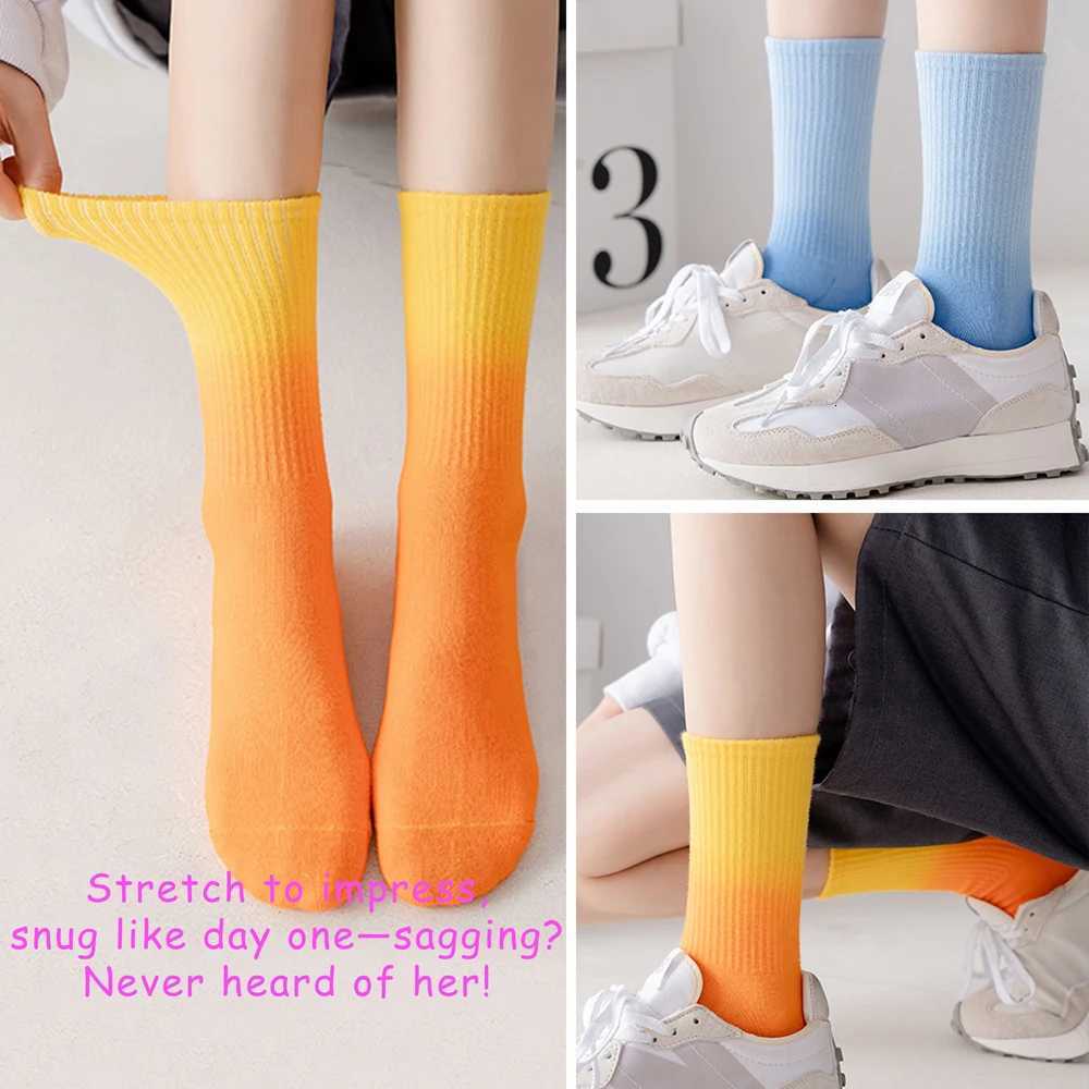 New TieDye Gradient Color Crew Socks MidCalf Socks Unisex Fashion Daily Street Skateboard Socks Breathable Couple Sports Socks D250911