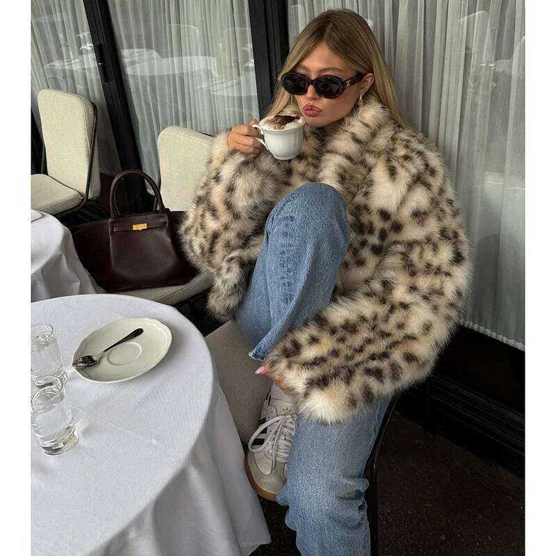 Leopard Faux Fur Jackets Women Loose Thicken Long Sleeves Plush Warm Coats Female 2024 Winter New Chic Urban Outwears Lady