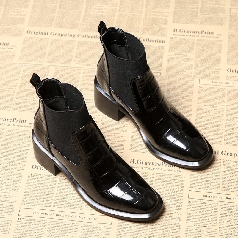 Women's Short Boots Autumn/Winter New Designer Shoes Short Boots Lacquer Leather Middle Heel Boots Thick Heel and Ankle Boots