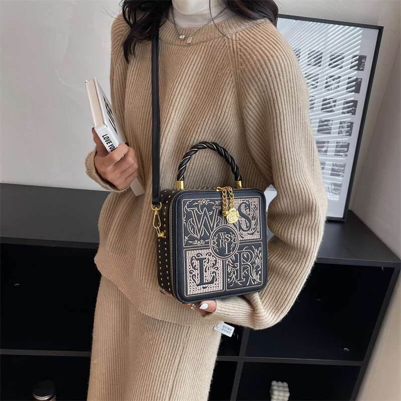 Design For Women 2024 New Women's Crossbody Popular Handheld Small Square Embroidered Box Bag