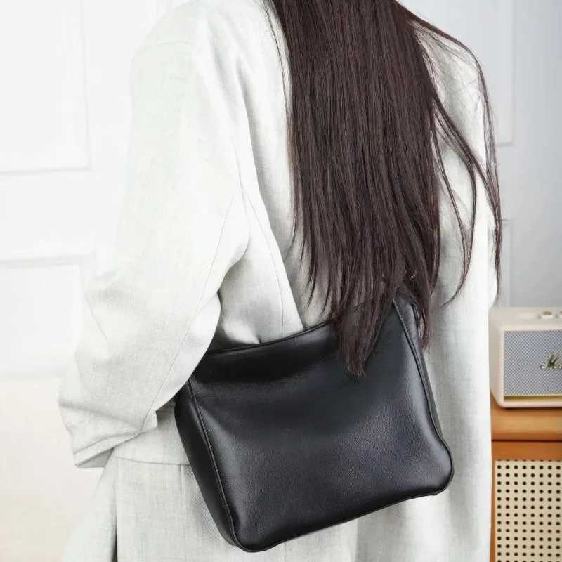 Natural Cow Leather Square Handbag Crossbody Bucket Style HighQuality Womens Shoulder Bag Practical Luxurious Hobo Bag W250911