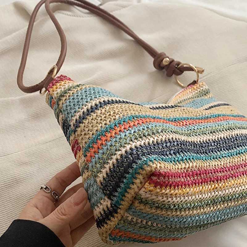 Womens Striped Woven Straw Tote Bag Lightweight Large Capacity with Detachable Coin Purse Zip Closure for Beach Vacation W250911
