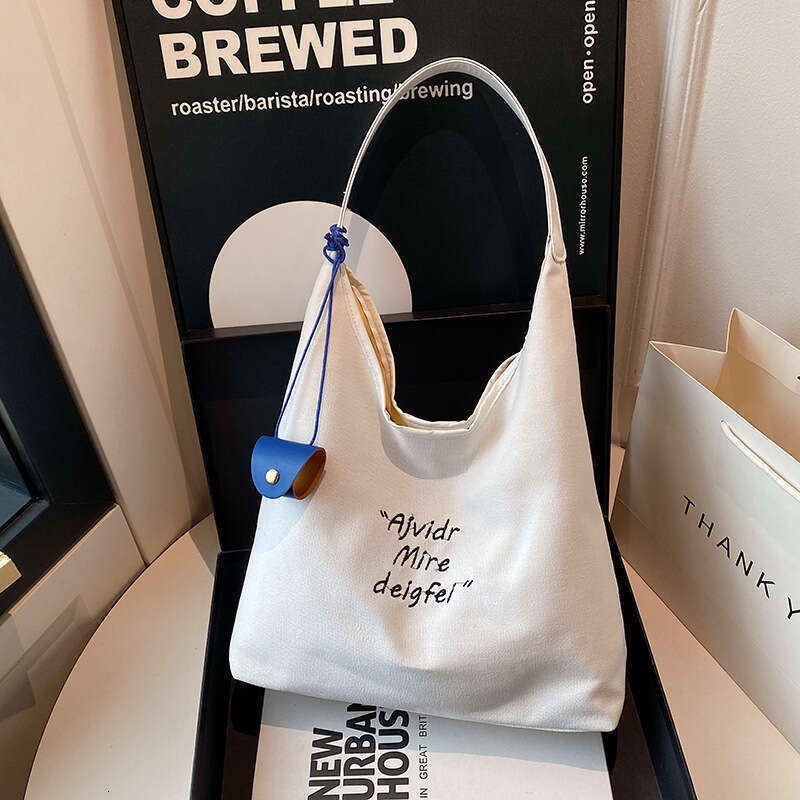 2025 Autumn Trend New Fashion Casual Single Designer Bags Shoulder Handbag Large Capacity Letter Underarm Tote Commuter Bag