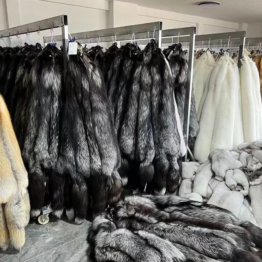 Mens Natural Fox Fur Coat Real Silver Fox Fur Large Collar Selling Mens Long Real Fur Coat 250910